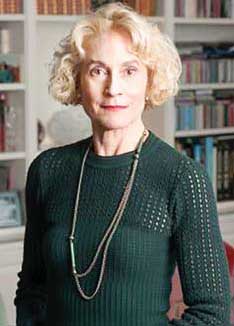 مارتا نوسبام فیلسوف فمنیست آمریکایی طرفدار جهان وطنی و منتقد ناسیونالیسم و بومی گرایی